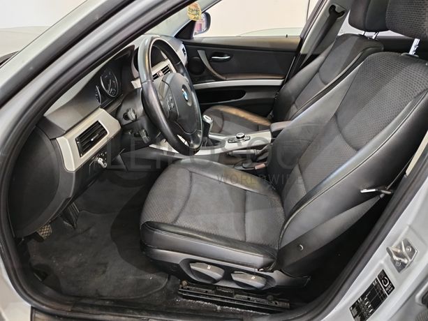 BMW 320D · Ano 2010