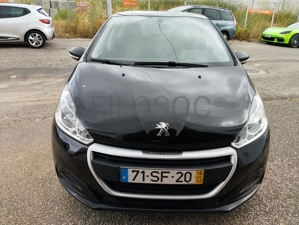 Peugeot 208 · Ano 2016