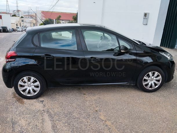 Peugeot 208 · Ano 2016