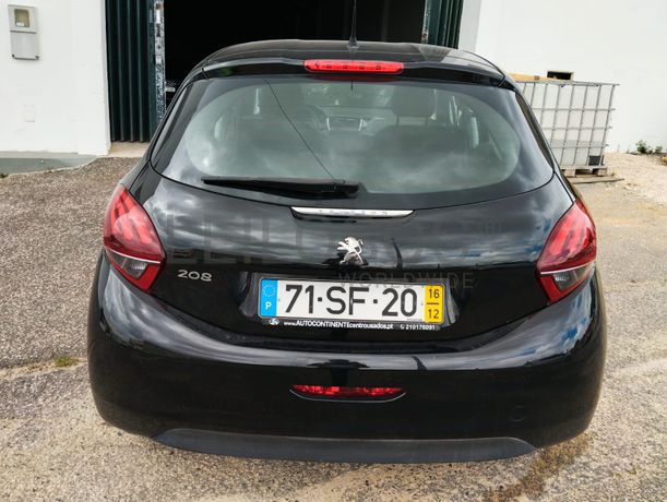 Peugeot 208 · Ano 2016