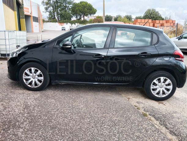 Peugeot 208 · Ano 2016