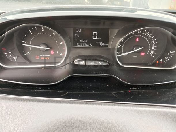 Peugeot 208 · Ano 2016