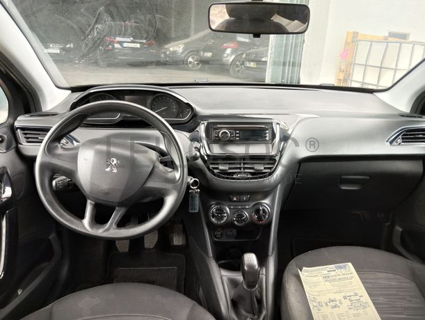 Peugeot 208 · Ano 2016