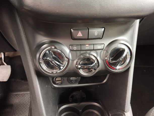 Peugeot 208 · Ano 2016