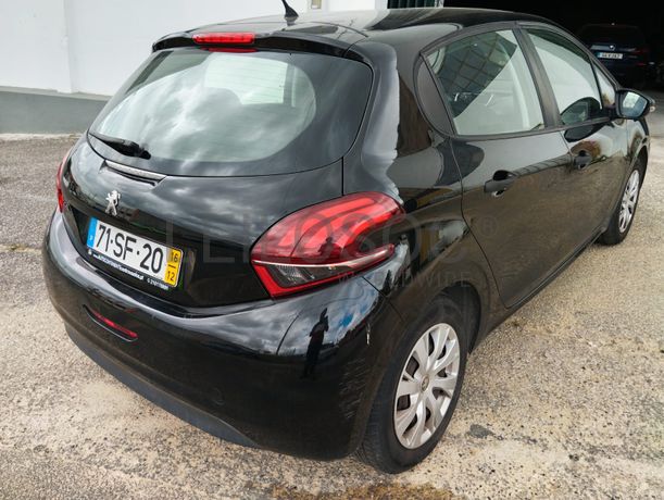 Peugeot 208 · Ano 2016