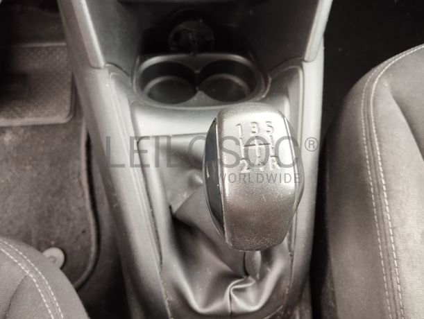 Peugeot 208 · Ano 2016