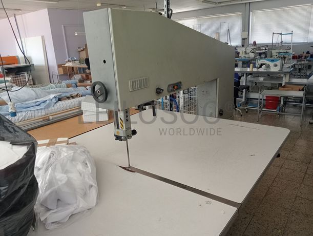 Carro de Estender Malha · Tesoura e Régua de corte · Serra de fita