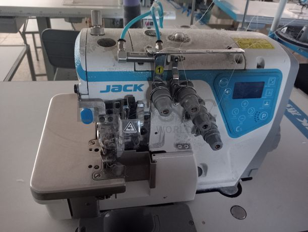 Máquinas de Ponto Corrido · Máquinas de Corte e Cose · Bobinador