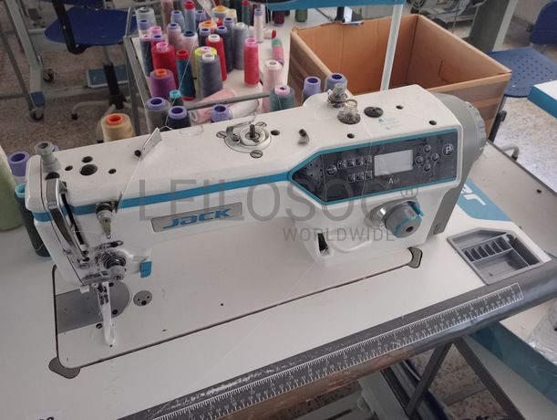 Mesa de Dobrar · Máquinas de Pregar Botões · Máquina de Casear · Máquinas de Ponto Corrido · Máquina de 2 Agulhas