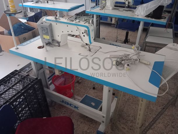 Mesa de Dobrar · Máquinas de Pregar Botões · Máquina de Casear · Máquinas de Ponto Corrido · Máquina de 2 Agulhas