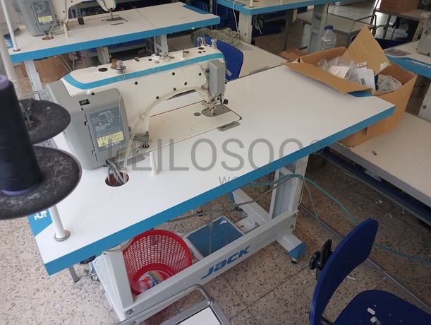 Máquinas de Ponto Corrido · Máquina de 2 agulhas · Máquina de corte e cose · Máquina de pregar molas · Diversos