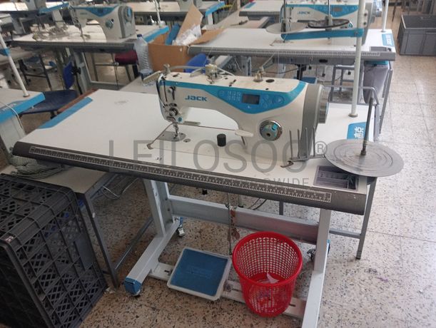 Máquinas de Ponto Corrido · Máquina de 2 agulhas · Máquina de corte e cose · Máquina de pregar molas · Diversos