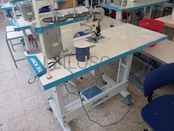 Máquinas de Ponto Corrido · Máquina de 2 agulhas · Máquina de corte e cose · Máquina de pregar molas · Diversos