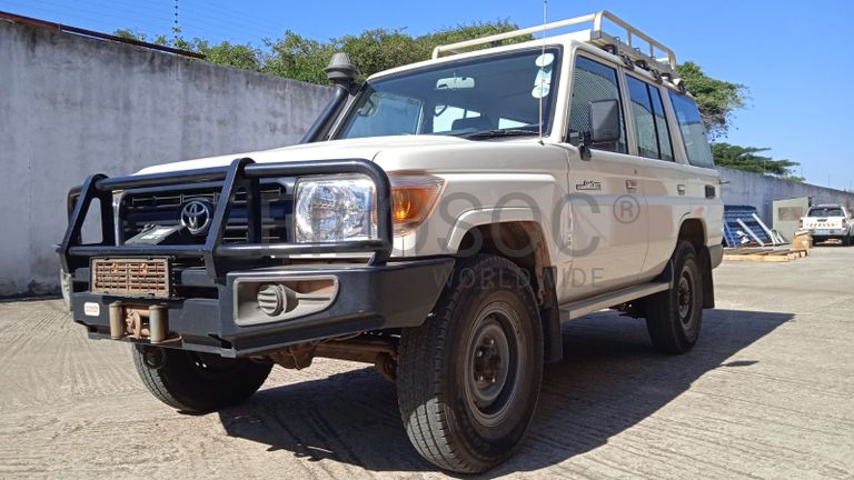 Toyota Land Cruiser · Ano 2016