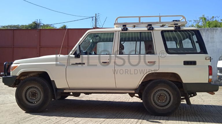 Toyota Land Cruiser · Ano 2016