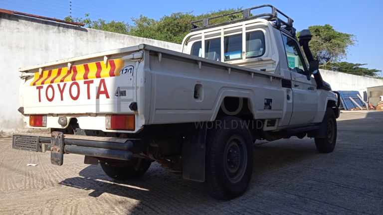 Toyota Land Cruiser · Ano 2015