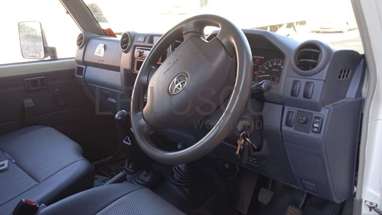 Toyota Land Cruiser · Ano 2015