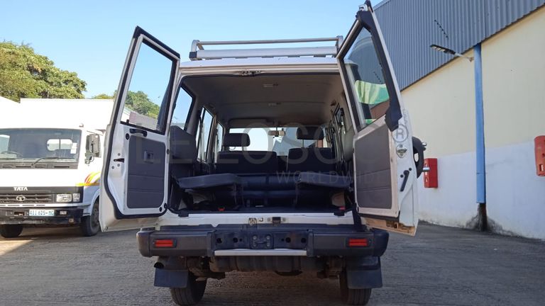 Toyota Land Cruiser · Ano 2016