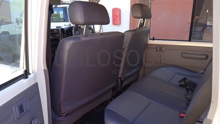 Toyota Land Cruiser · Ano 2013