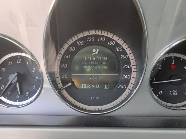 Mercedes-Benz E250 CDI · Ano 2010