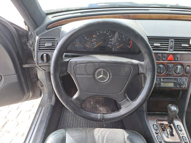 Mercedes-Benz C220 CDI · Ano 2000