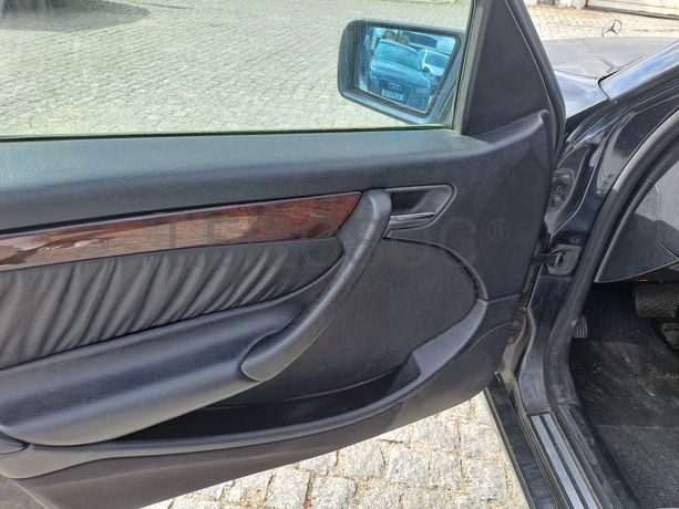 Mercedes-Benz C220 CDI · Ano 2000