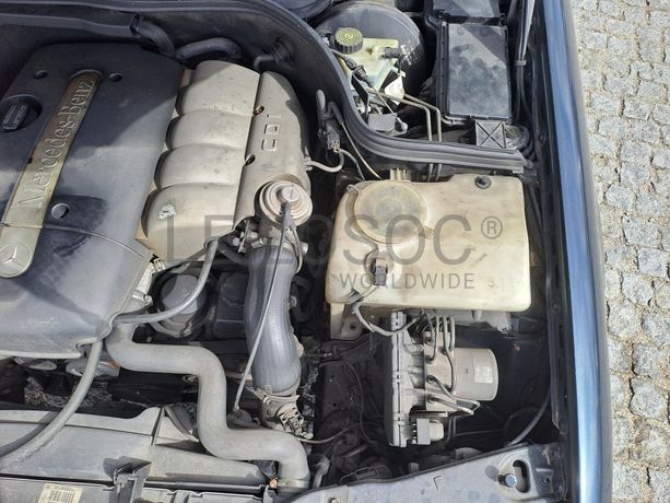 Mercedes-Benz C220 CDI · Ano 2000