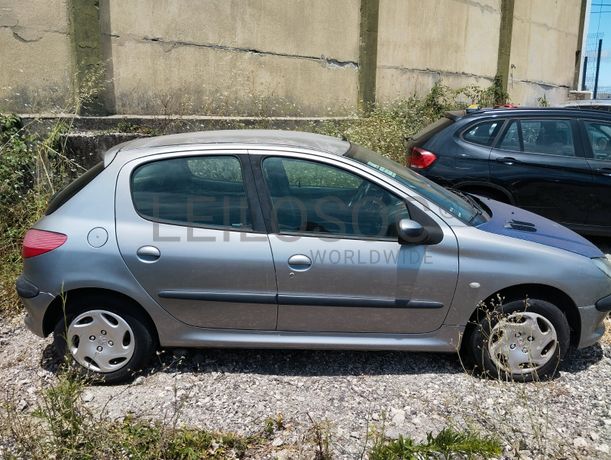 Peugeot 206 · Ano 2003