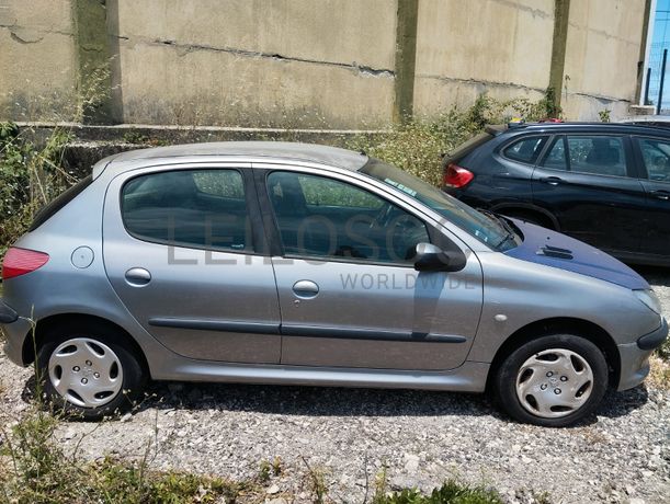 Peugeot 206 · Ano 2003