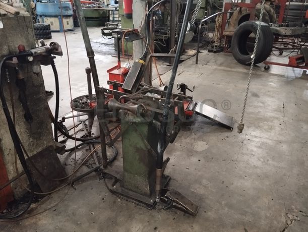 Equipamento de Inspeção e Reparação · Equipamento Rodar Pneus · Prensas Manuais · Esmeril