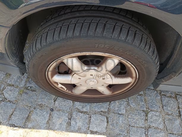 Volvo V40 · Ano 1998