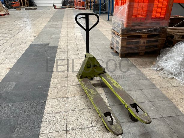 Porta paletes · Paletes de madeira