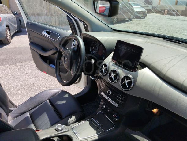 Mercedes-Benz B250e · Ano 2016