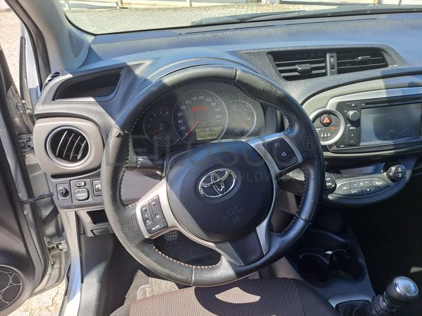 Toyota Yaris 1.4D · Ano 2017