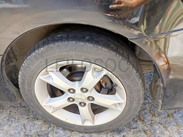 Mitsubishi Grandis 2.0 DI-D · 7 Lugares