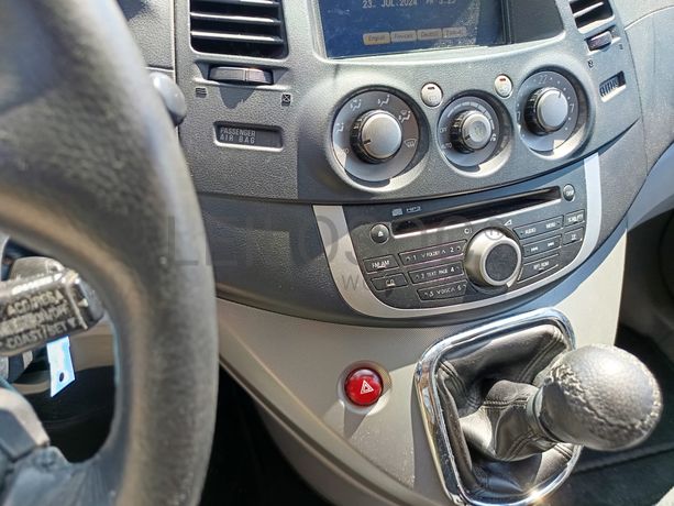 Mitsubishi Grandis 2.0 DI-D · 7 Lugares