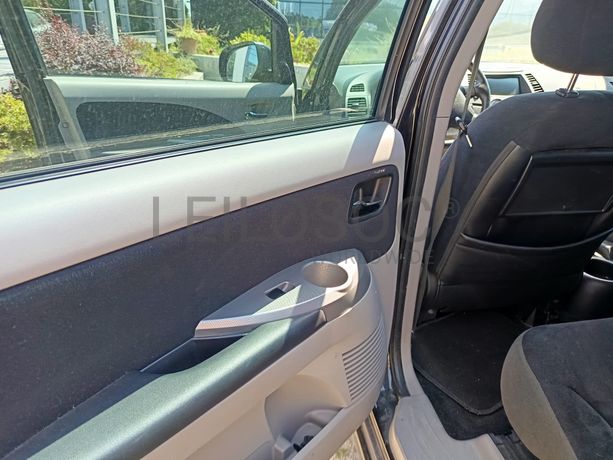 Mitsubishi Grandis 2.0 DI-D · 7 Lugares