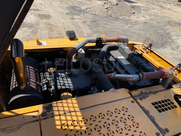 Escavadora Rastos Hyundai