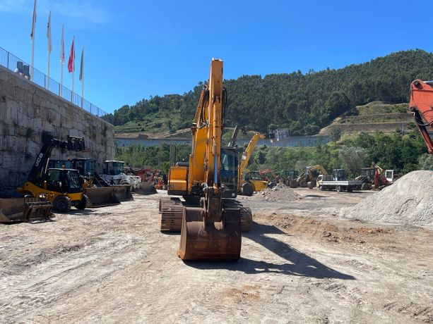 Escavadora Rastos Hyundai