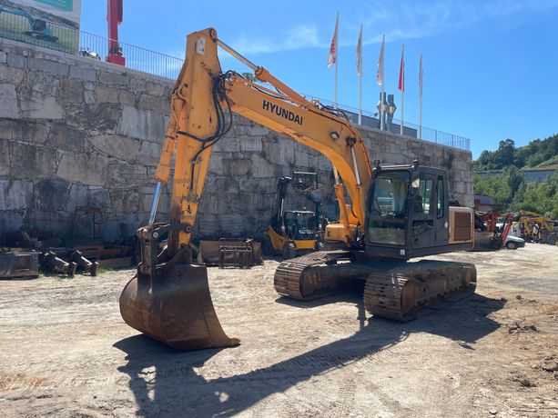 Escavadora Rastos Hyundai