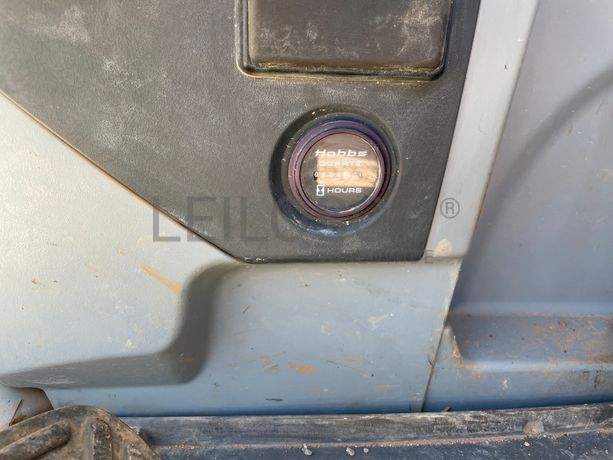 Escavadora Rastos Hyundai