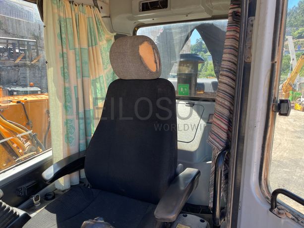 Escavadora Rastos Hyundai