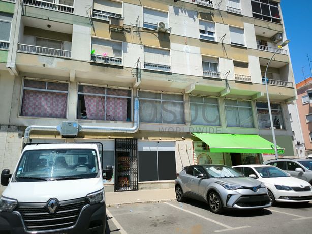 Proporção de 1/2 de Loja · Amadora