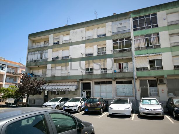 Proporção de 1/2 de Loja · Amadora