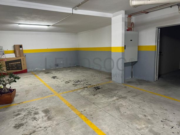 Apartamento T3 Duplex c/ 2 Lugares de Garagem · Trofa