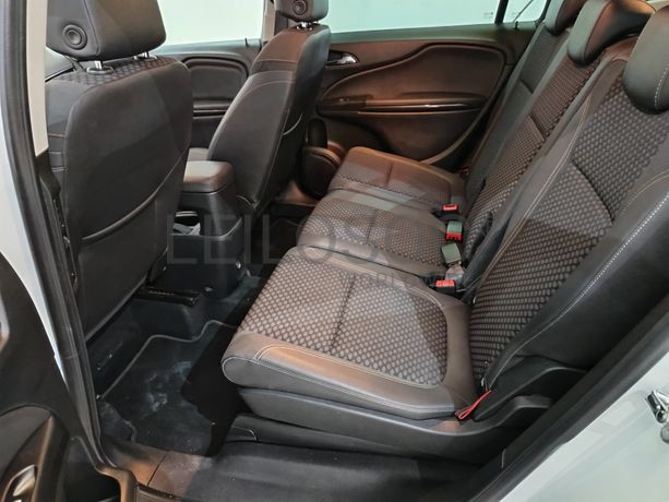 Opel Zafira · Ano 2018