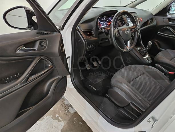 Opel Zafira · Ano 2018