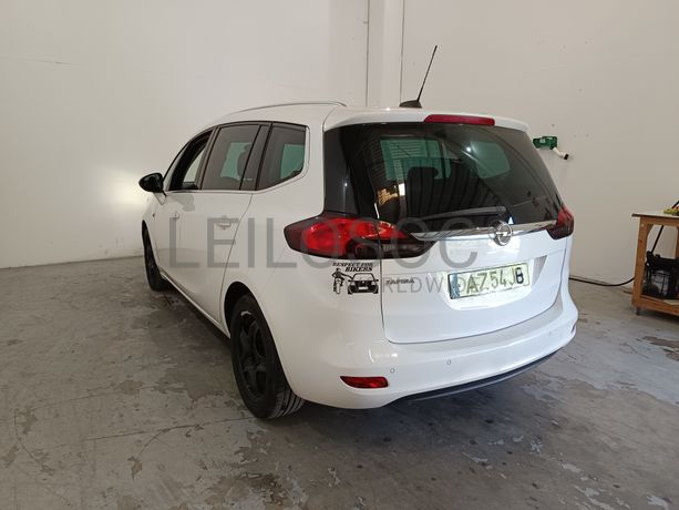 Opel Zafira · Ano 2018