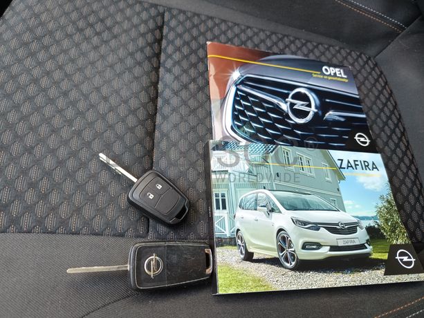 Opel Zafira · Ano 2018