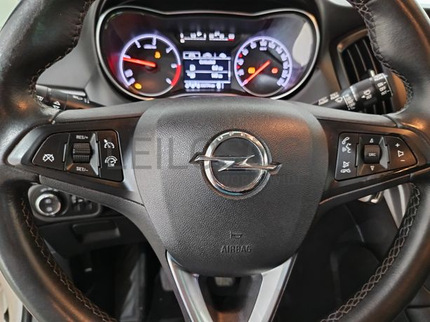 Opel Zafira · Ano 2018